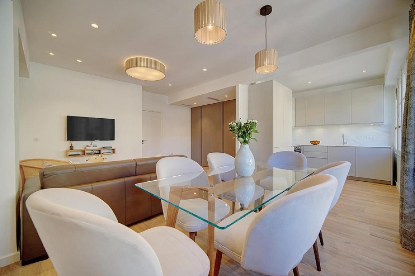 Magnifique 3 Pieces Renove Cannes Centre 'Banane' Avec Veranda ! A2B88 Bagian luar foto