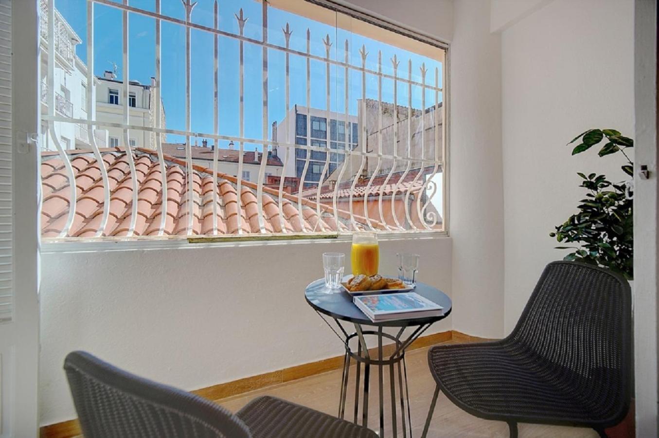 Magnifique 3 Pieces Renove Cannes Centre 'Banane' Avec Veranda ! A2B88 Bagian luar foto